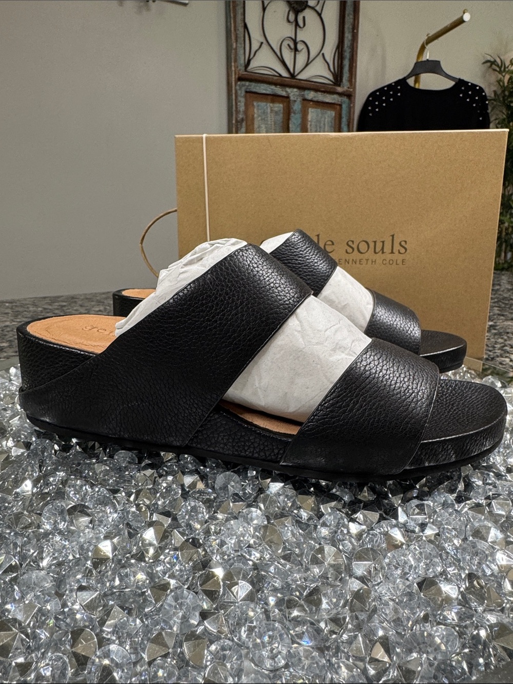 gentle souls Gisele Black two strap Leather Slide Sandals NEW 7